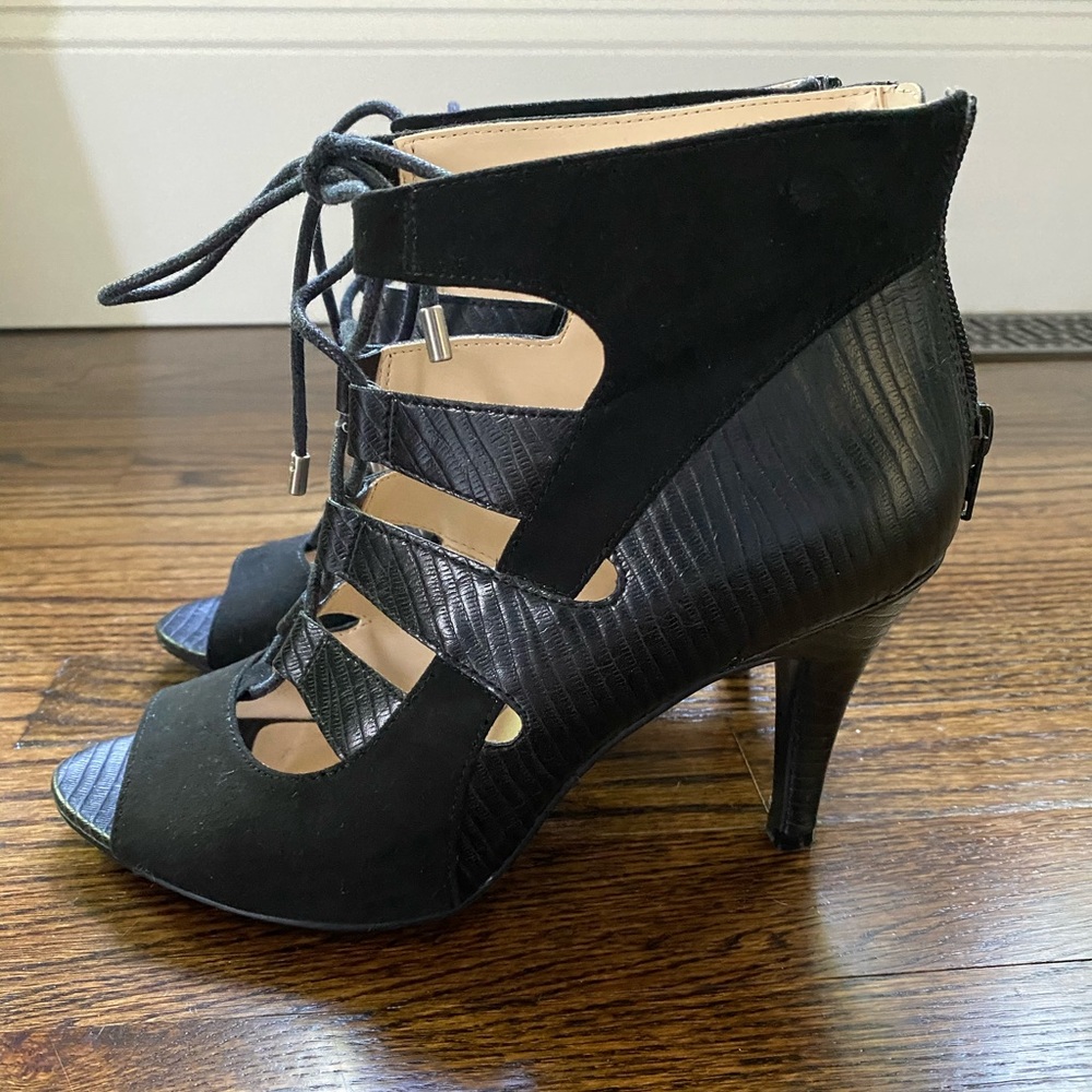 🖤 Black Suede / Faux Croc Tie Heels 🖤